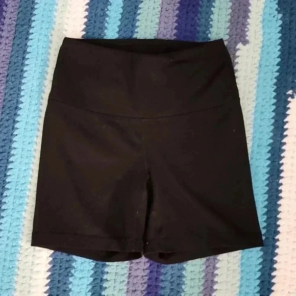 Yogalicious black biker shorts XS - Picture 1 of 3